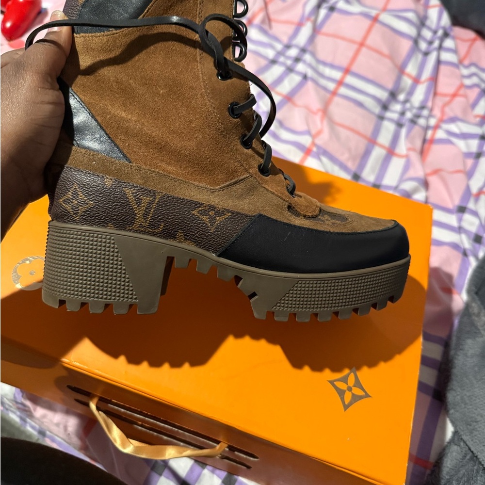 Louis Vuitton Laureate Desert Boot